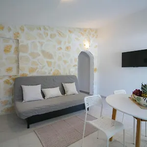 Summerhouse Apartament Vir